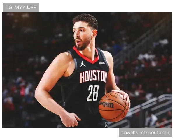 阿尔佩伦·申京在训练后加练下肢力量,目标明确:提升低位防守中的对抗能力